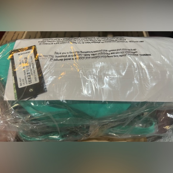 NWT- Badgley Mischka wrapped frame crossbody in green color- style 4147 - Picture 9 of 10